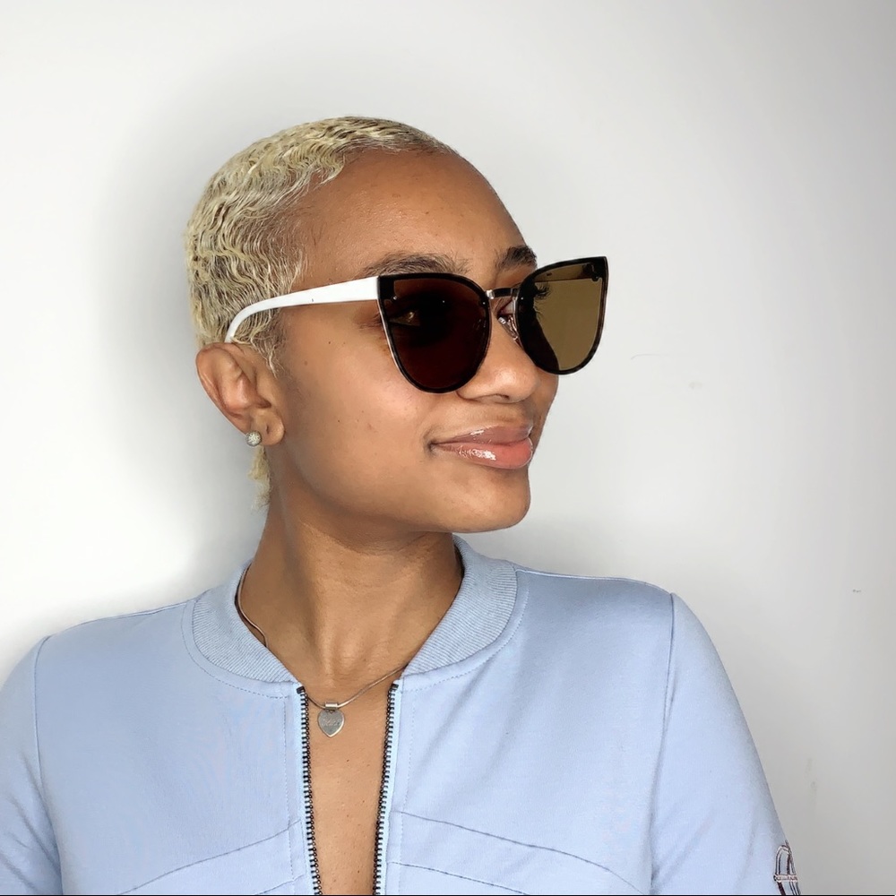 Sunglasses - Picture 3 of 5